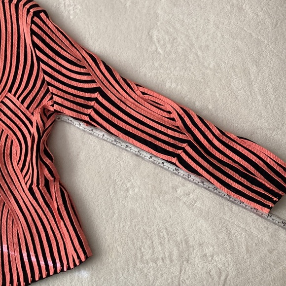 Alexandra Rosati zip front shirt, 10 black and salmon pink - Picture 4 of 8